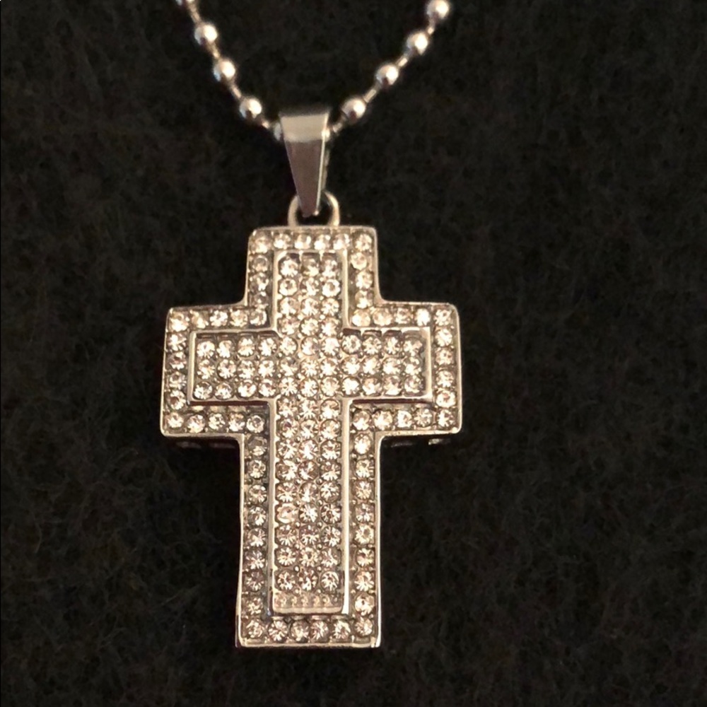 RHINESTONE CROSS IN SILVER - Picture 3 of 8